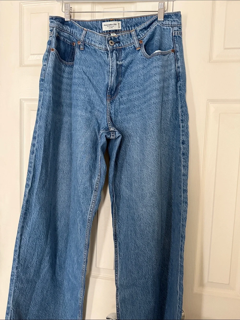 NWT Abercrombie Ultra Loose Low Rise Curve Love Jeans